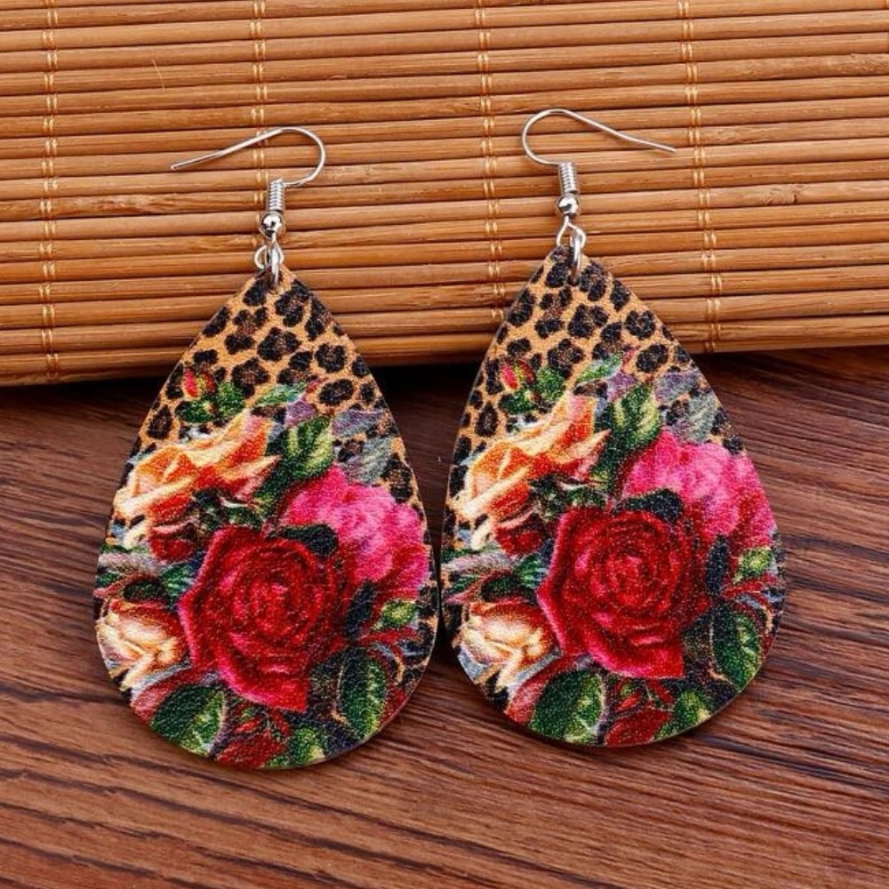 Floral teardrop earrings